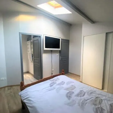 Chambre + Sdb + Piscine *